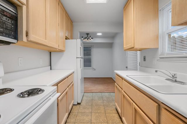 6827 Shiloh Ct, Stockton, CA 95219