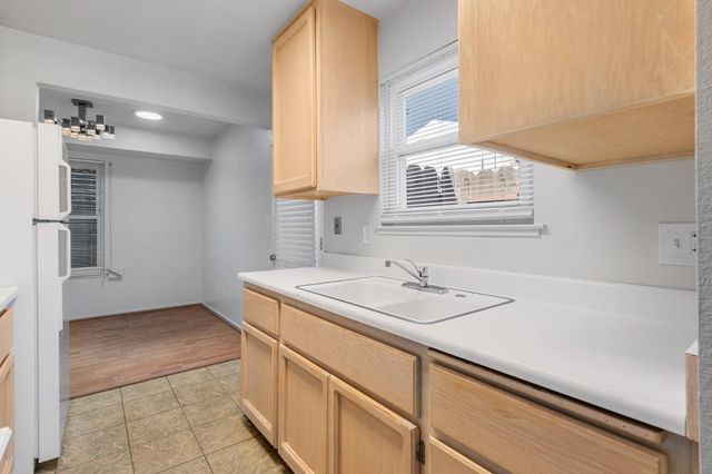 6827 Shiloh Ct, Stockton, CA 95219