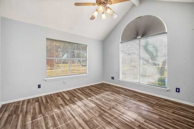 107 Sandra Palmer Street, Stephenville, TX 76401