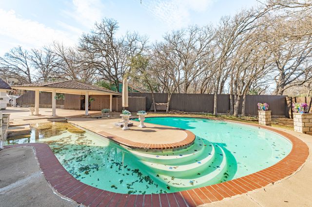 107 Sandra Palmer Street, Stephenville, TX 76401