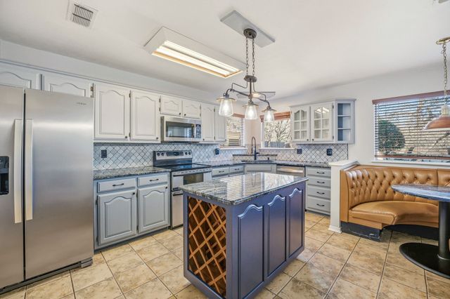 107 Sandra Palmer Street, Stephenville, TX 76401