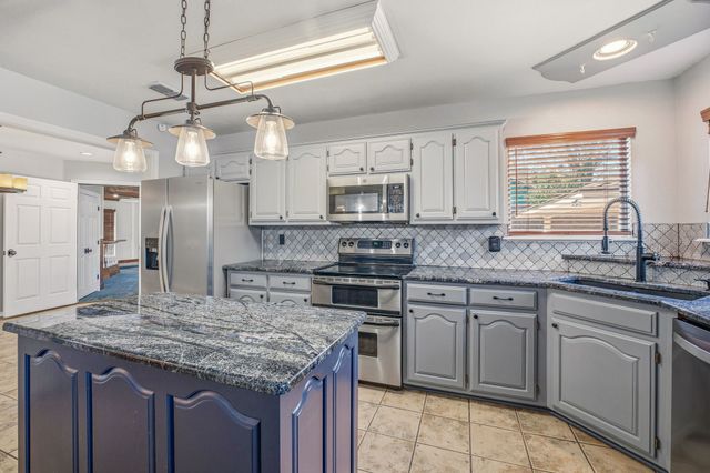 107 Sandra Palmer Street, Stephenville, TX 76401