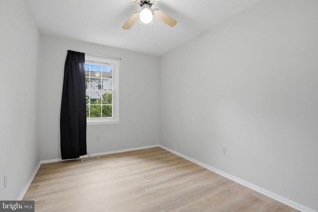 7739 TIVERTON DR, Springfield, VA 22152