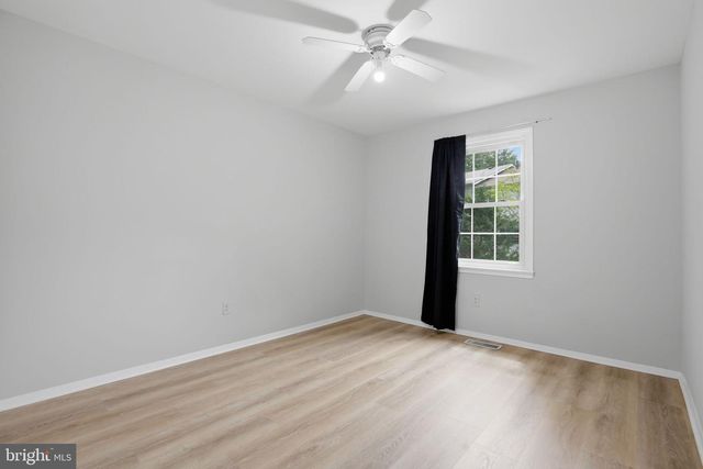 7739 TIVERTON DR, Springfield, VA 22152