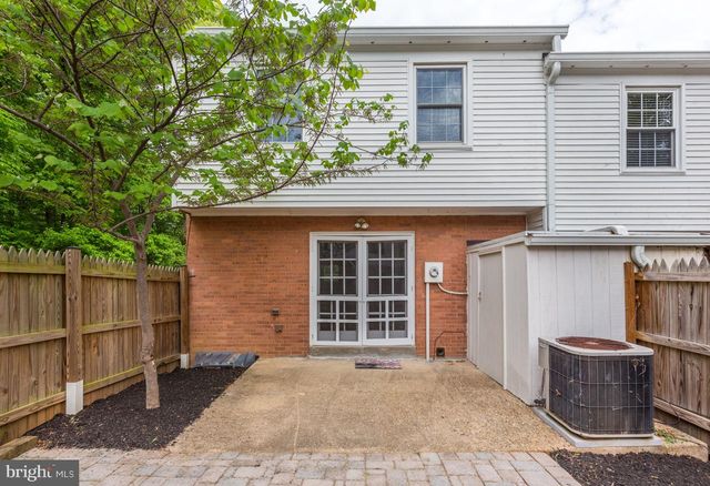 7739 TIVERTON DR, Springfield, VA 22152