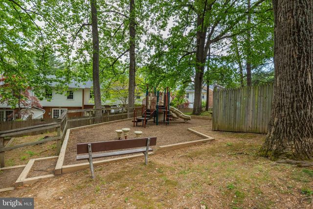 7739 TIVERTON DR, Springfield, VA 22152