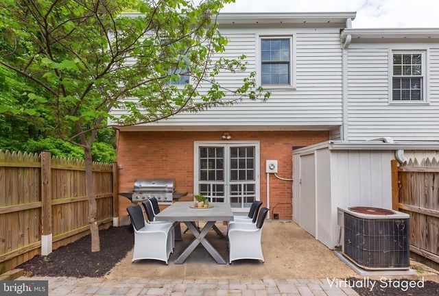 7739 TIVERTON DR, Springfield, VA 22152