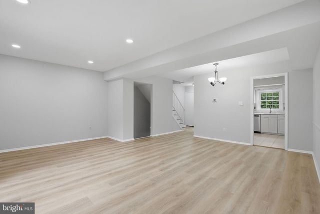 7739 TIVERTON DR, Springfield, VA 22152