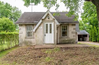 117 E Quincy Street, Westmont, IL 60559