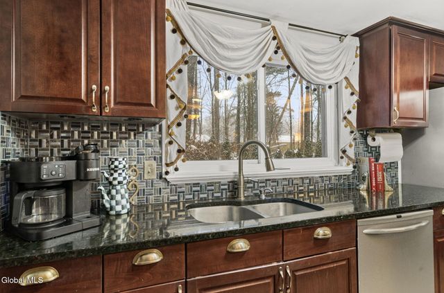 38 May Apple Way, Malta, NY 12020