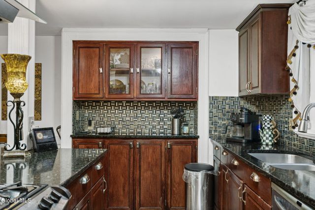 38 May Apple Way, Malta, NY 12020