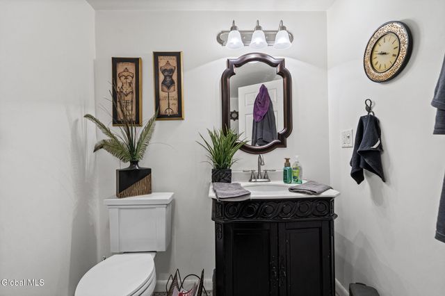 38 May Apple Way, Malta, NY 12020