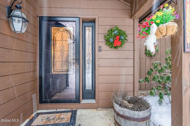 38 May Apple Way, Malta, NY 12020