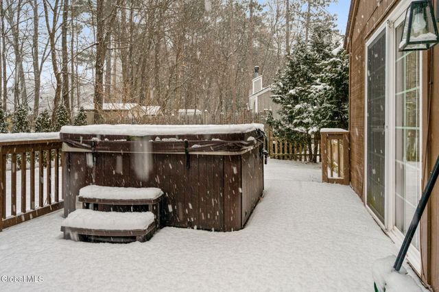 38 May Apple Way, Malta, NY 12020