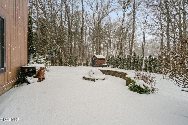 38 May Apple Way, Malta, NY 12020