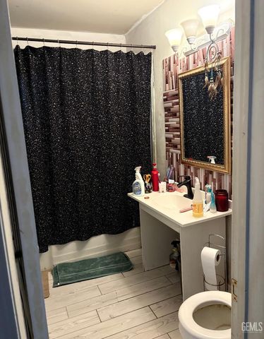 4103 Gordon Street, Bakersfield, CA 93307