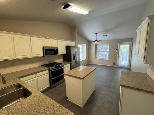 5733 Hartson, Kyle, TX 78640