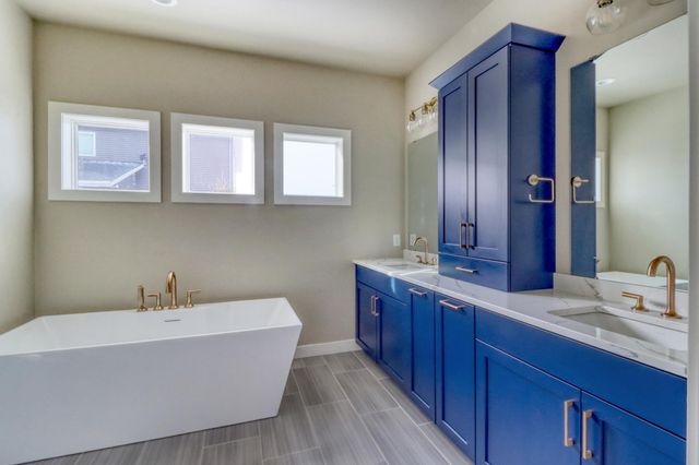 6969 Golden Valley Parkway S, Fargo, ND 58104