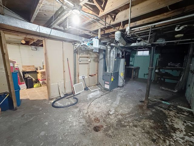 1404 Kirkwood Boulevard, Davenport, IA 52803