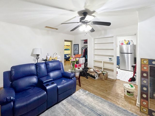 1404 Kirkwood Boulevard, Davenport, IA 52803