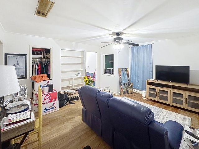 1404 Kirkwood Boulevard, Davenport, IA 52803