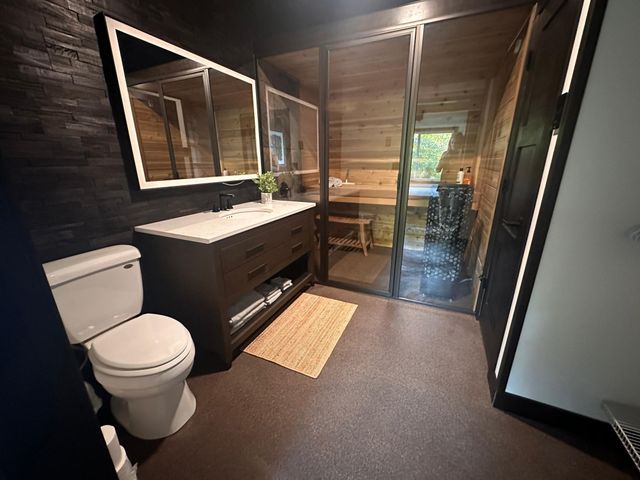 16057 673rd Avenue, Hutchinson, MN 55350