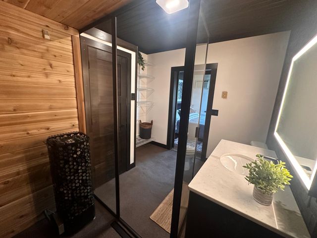 16057 673rd Avenue, Hutchinson, MN 55350