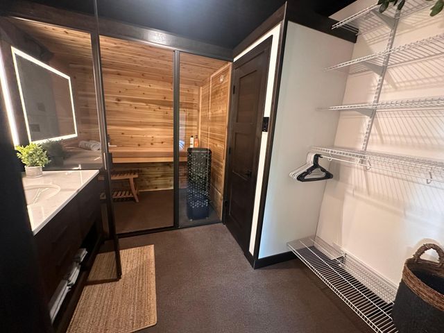 16057 673rd Avenue, Hutchinson, MN 55350