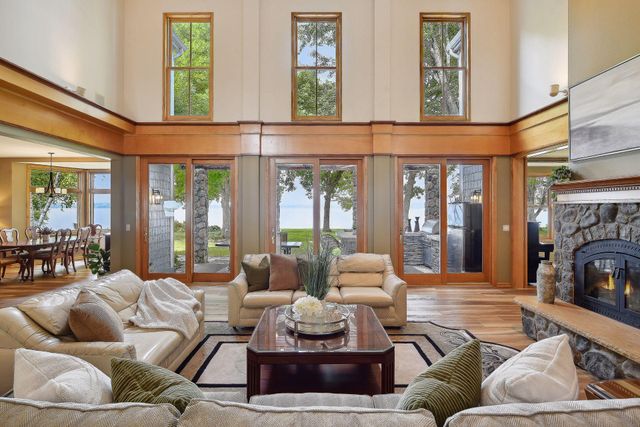 16057 673rd Avenue, Hutchinson, MN 55350