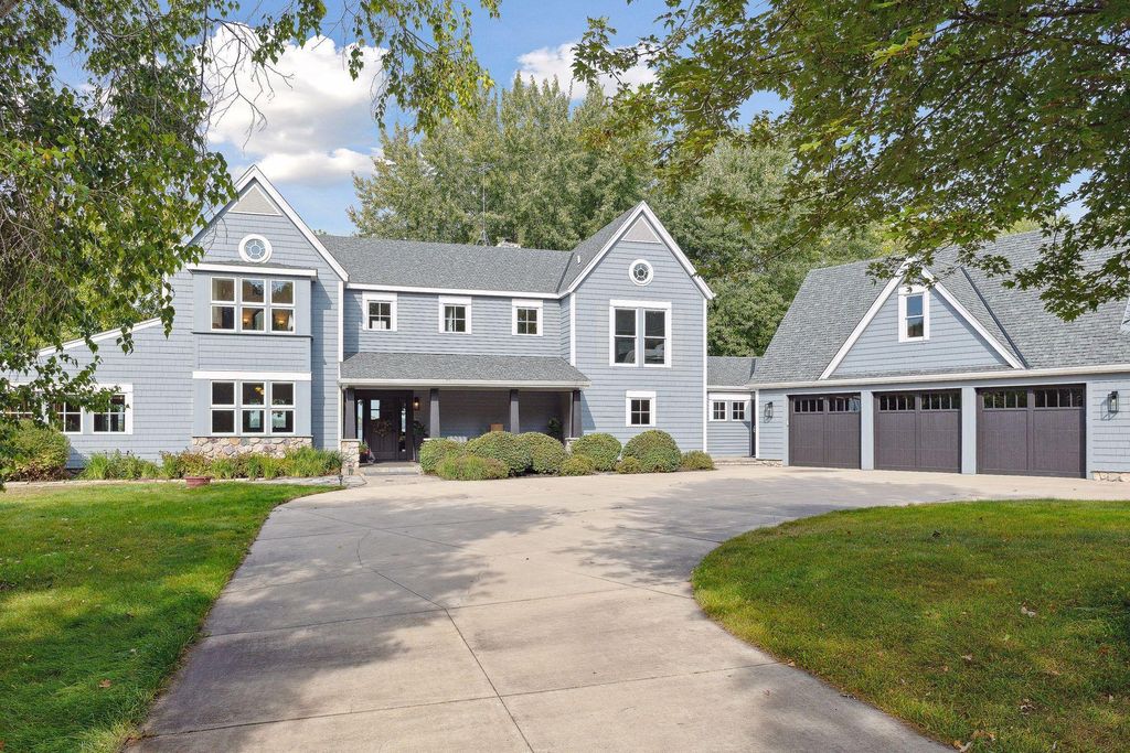 16057 673rd Avenue, Hutchinson, MN 55350