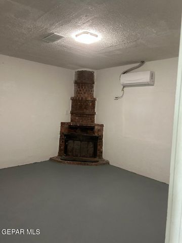 8068 N DESERT Boulevard, Canutillo, TX 79835