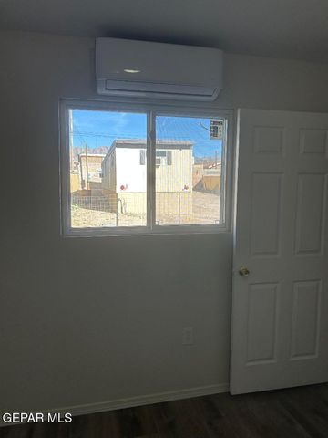 8068 N DESERT Boulevard, Canutillo, TX 79835