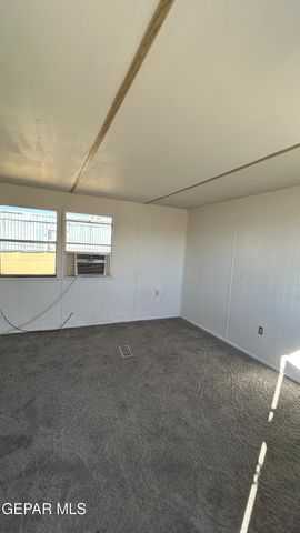 8068 N DESERT Boulevard, Canutillo, TX 79835