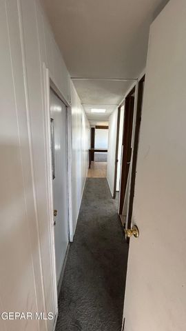 8068 N DESERT Boulevard, Canutillo, TX 79835