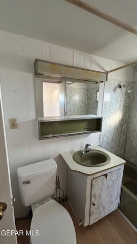 8068 N DESERT Boulevard, Canutillo, TX 79835