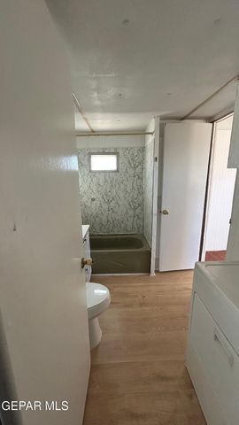 8068 N DESERT Boulevard, Canutillo, TX 79835