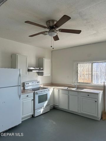 8068 N DESERT Boulevard, Canutillo, TX 79835