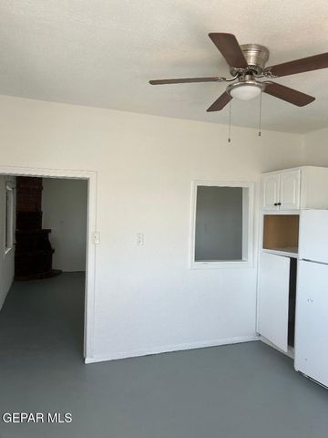 8068 N DESERT Boulevard, Canutillo, TX 79835