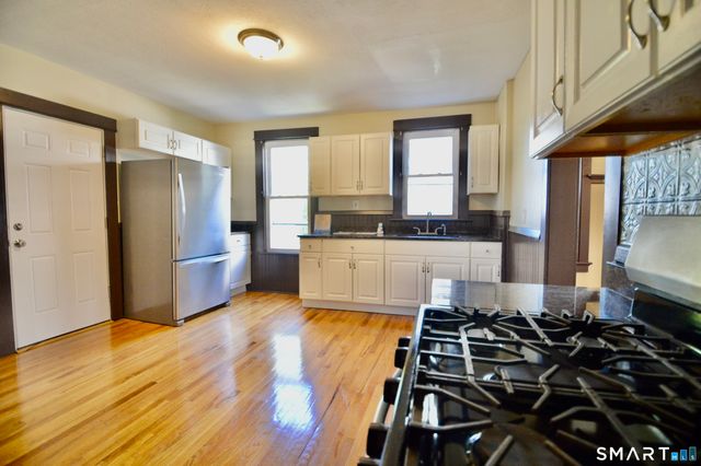 48 Riverview Place, Stratford, CT 06615