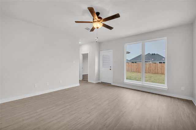 124 Maybelline RD, Jarrell, TX 76537