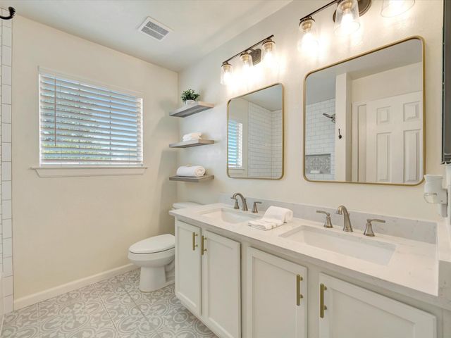 14810 Silver Knight Court, Houston, TX 77062