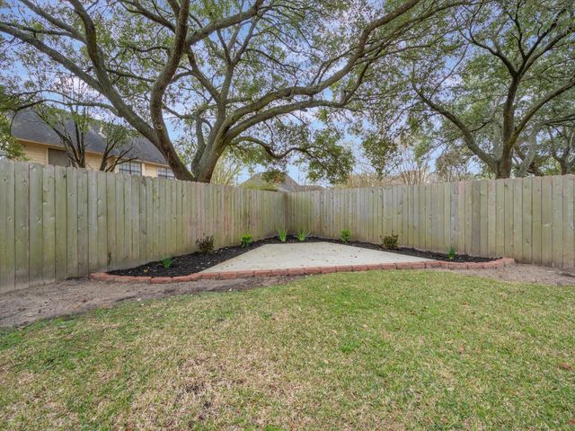 14810 Silver Knight Court, Houston, TX 77062