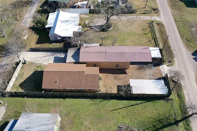 404 Wilson Street N, Madisonville, TX 77864
