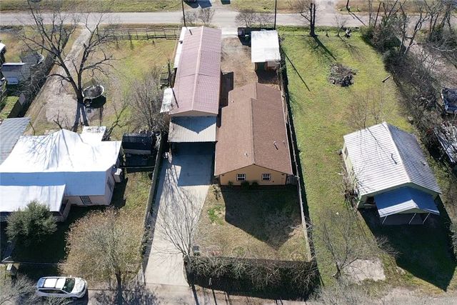 404 Wilson Street N, Madisonville, TX 77864