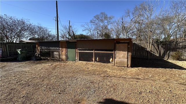 404 Wilson Street N, Madisonville, TX 77864