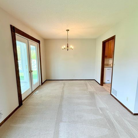 8989 Jasmine Lane S, Cottage Grove, MN 55016