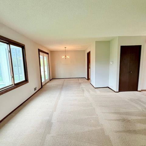 8989 Jasmine Lane S, Cottage Grove, MN 55016