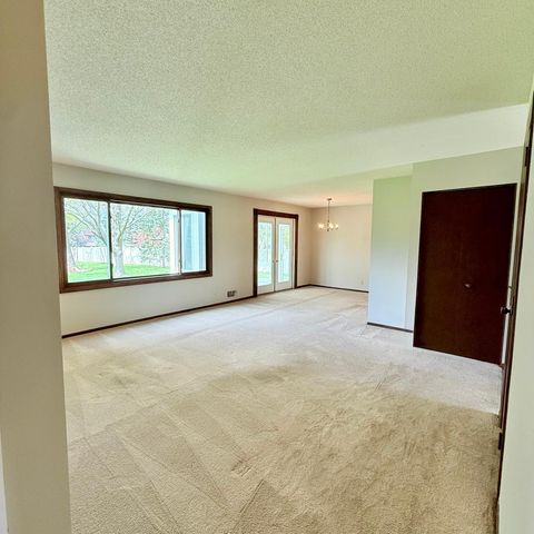 8989 Jasmine Lane S, Cottage Grove, MN 55016