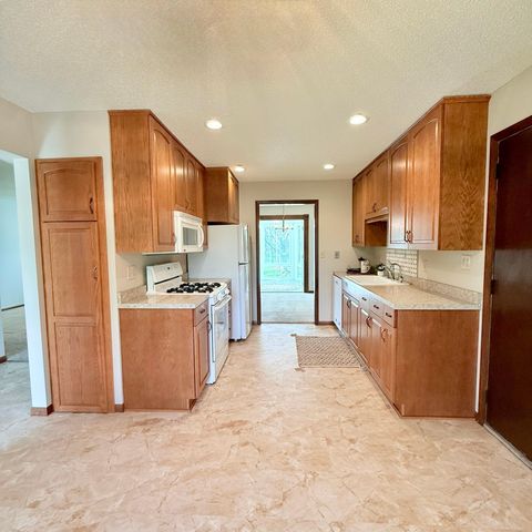 8989 Jasmine Lane S, Cottage Grove, MN 55016