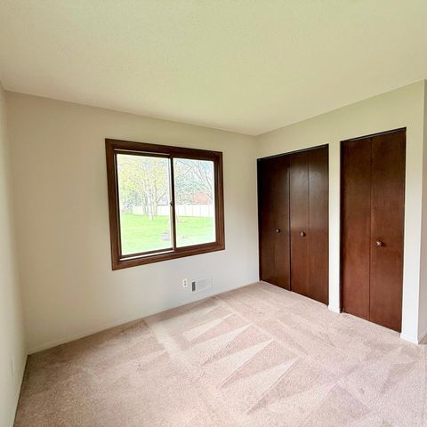 8989 Jasmine Lane S, Cottage Grove, MN 55016